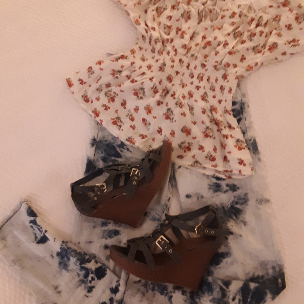 Dollhouse Wedges